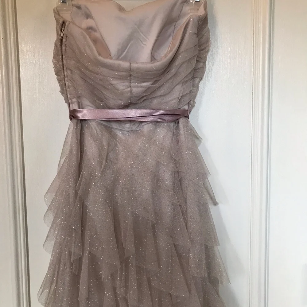 Formal short dress with rose belt. - Picture 2 of 5